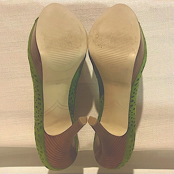 EA Sully Perforated Suede Platform Pump - Picture 12 of 13